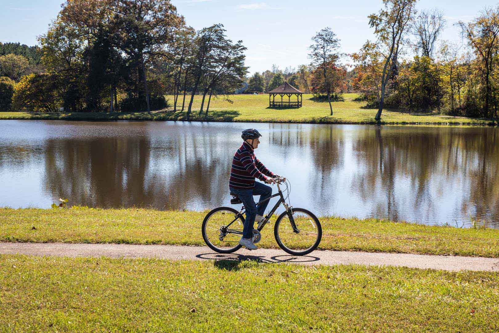 KG-Resident-on-Trail-Around-Lake-2